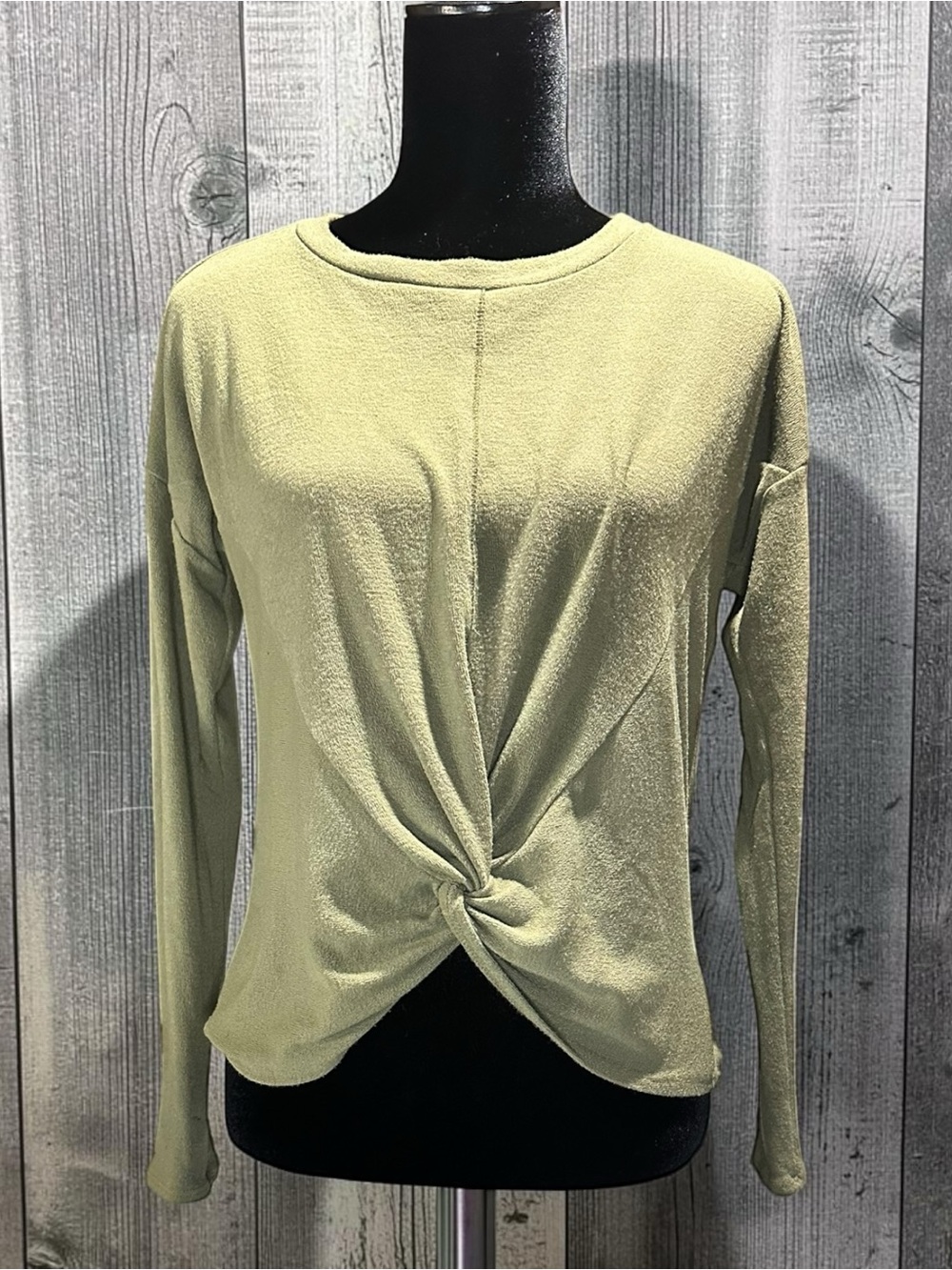 Francesca’s Ollie & Chloe Twist Front Top Olive Green Long Sleeve Women’s L